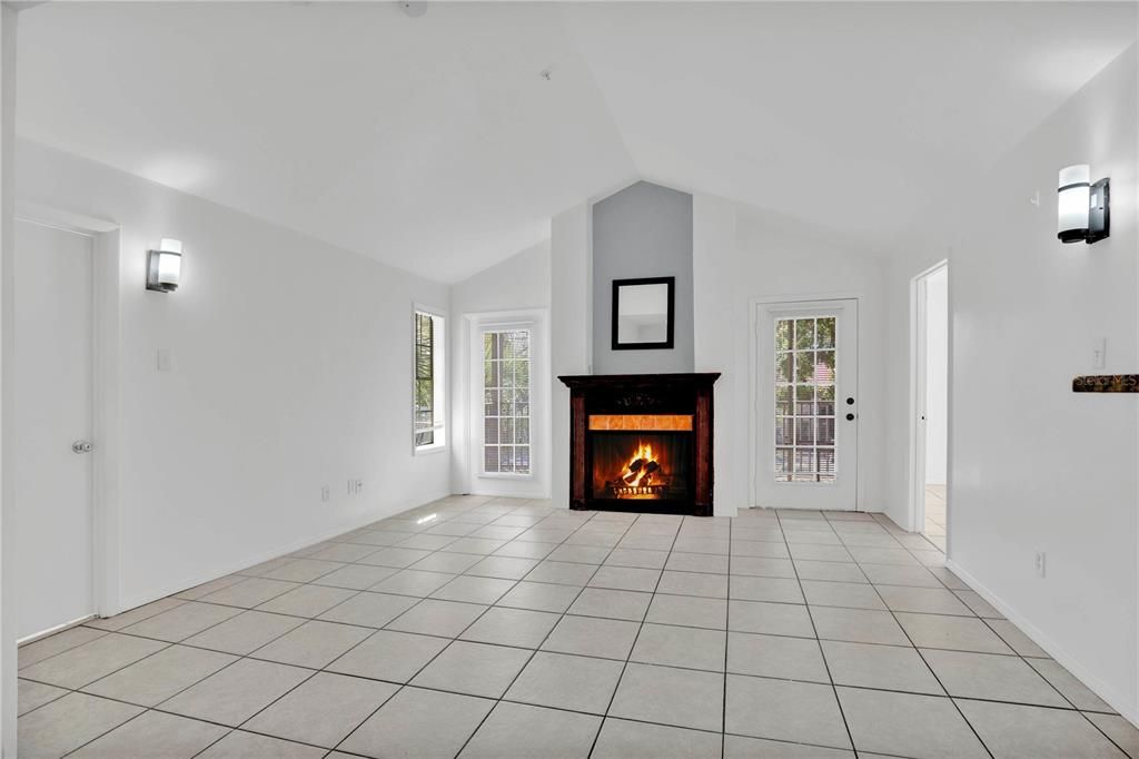 For Sale: $165,000 (2 beds, 2 baths, 1062 Square Feet)