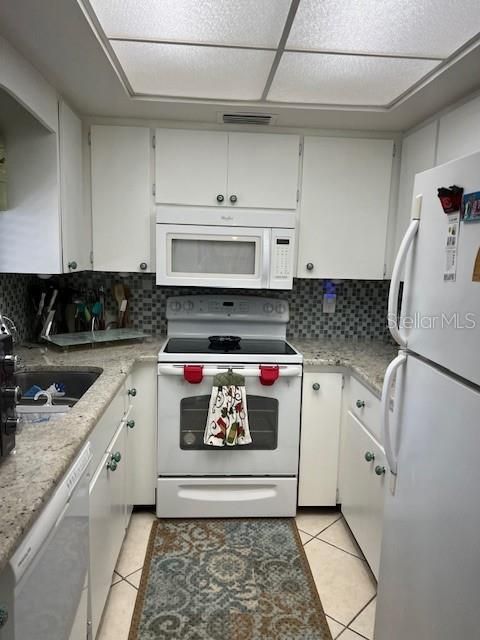 待售: $144,900 (2 贝兹, 2 浴室, 964 平方英尺)