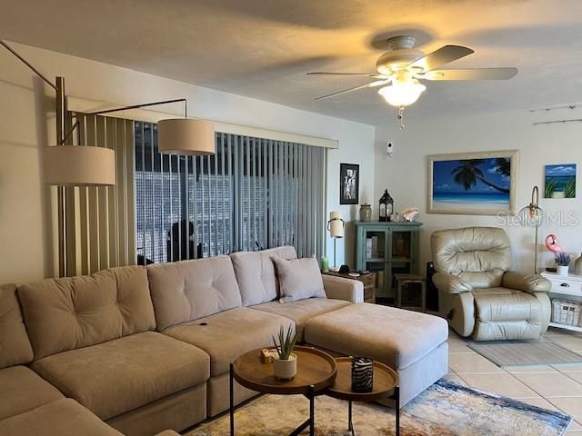 待售: $144,900 (2 贝兹, 2 浴室, 964 平方英尺)