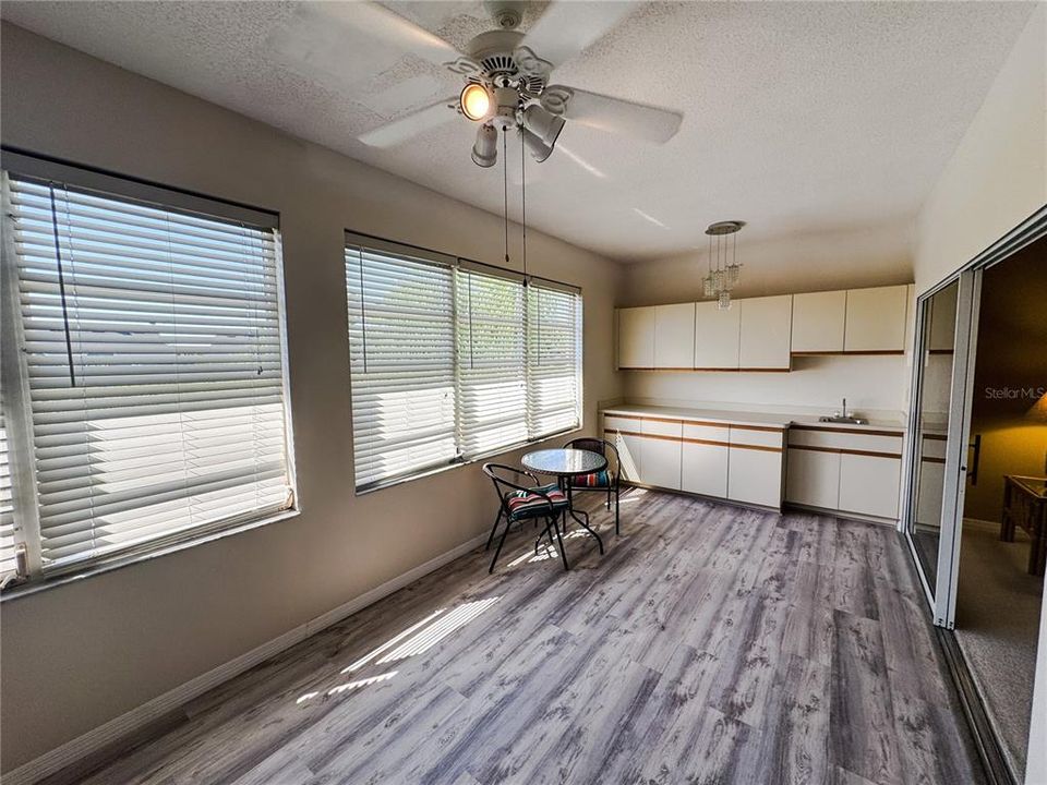 For Sale: $190,000 (2 beds, 2 baths, 1512 Square Feet)