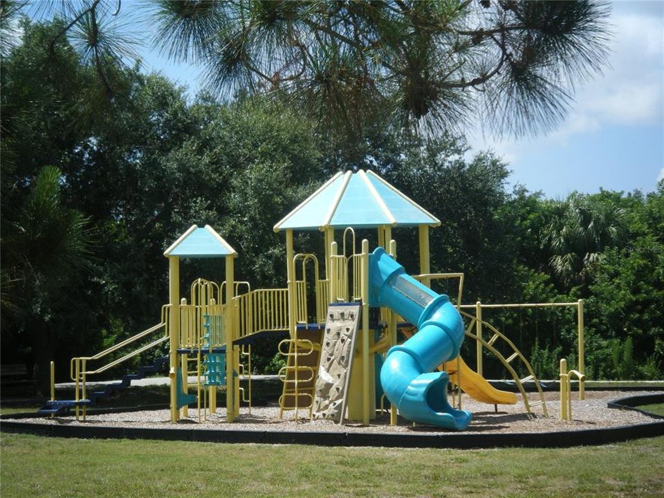 For Sale: $190,000 (2 beds, 2 baths, 1512 Square Feet)