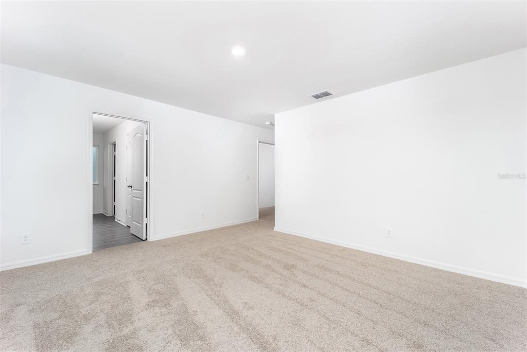 For Sale: $442,900 (4 beds, 2 baths, 2278 Square Feet)