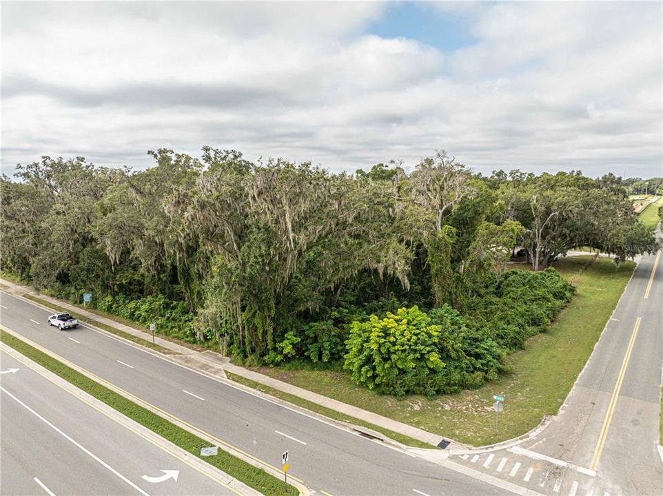 На продажу: $340,000 (0.78 acres)