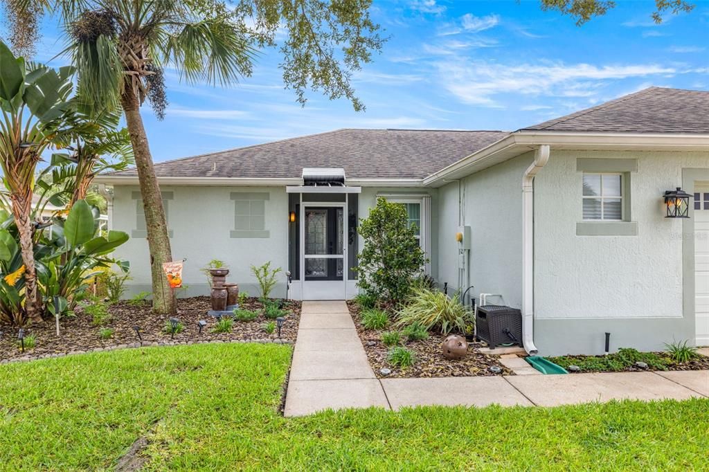 Active With Contract: $295,000 (2 beds, 2 baths, 1270 Square Feet)