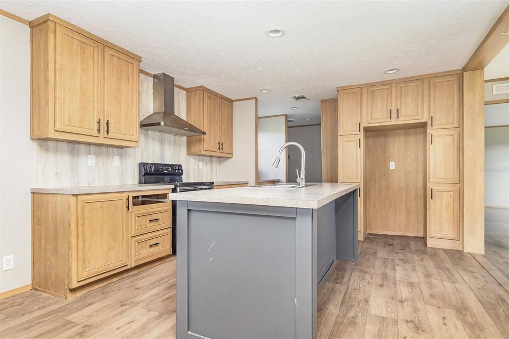 For Sale: $234,950 (4 beds, 2 baths, 1812 Square Feet)