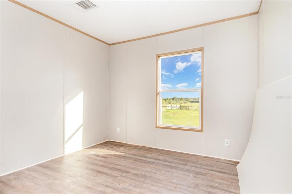 For Sale: $234,950 (4 beds, 2 baths, 1812 Square Feet)