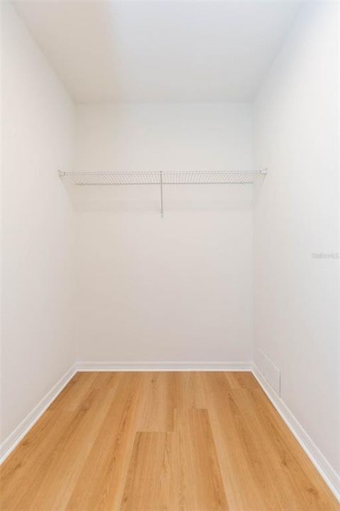 For Sale: $359,900 (2 beds, 2 baths, 1334 Square Feet)