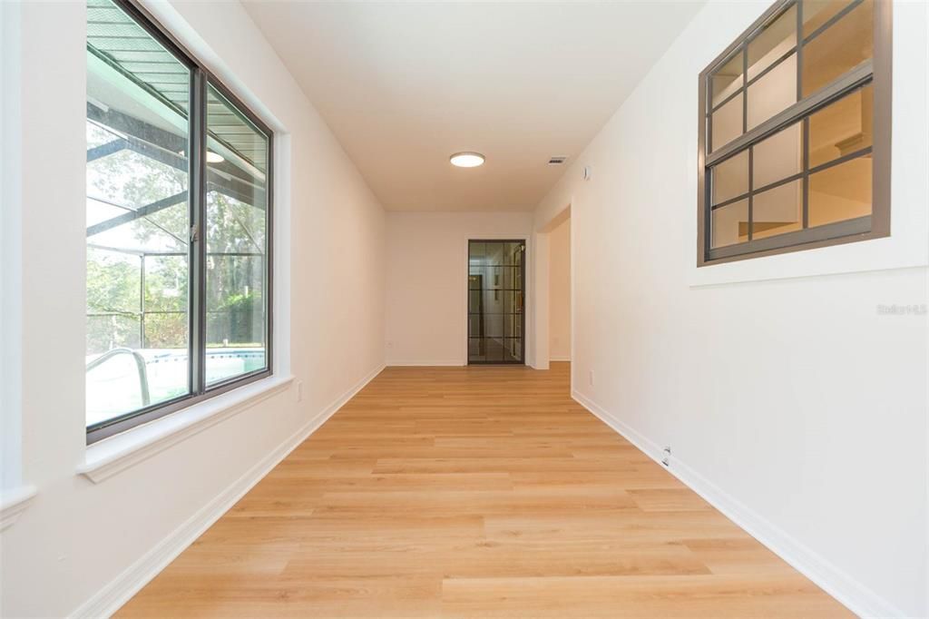 For Sale: $359,900 (2 beds, 2 baths, 1334 Square Feet)