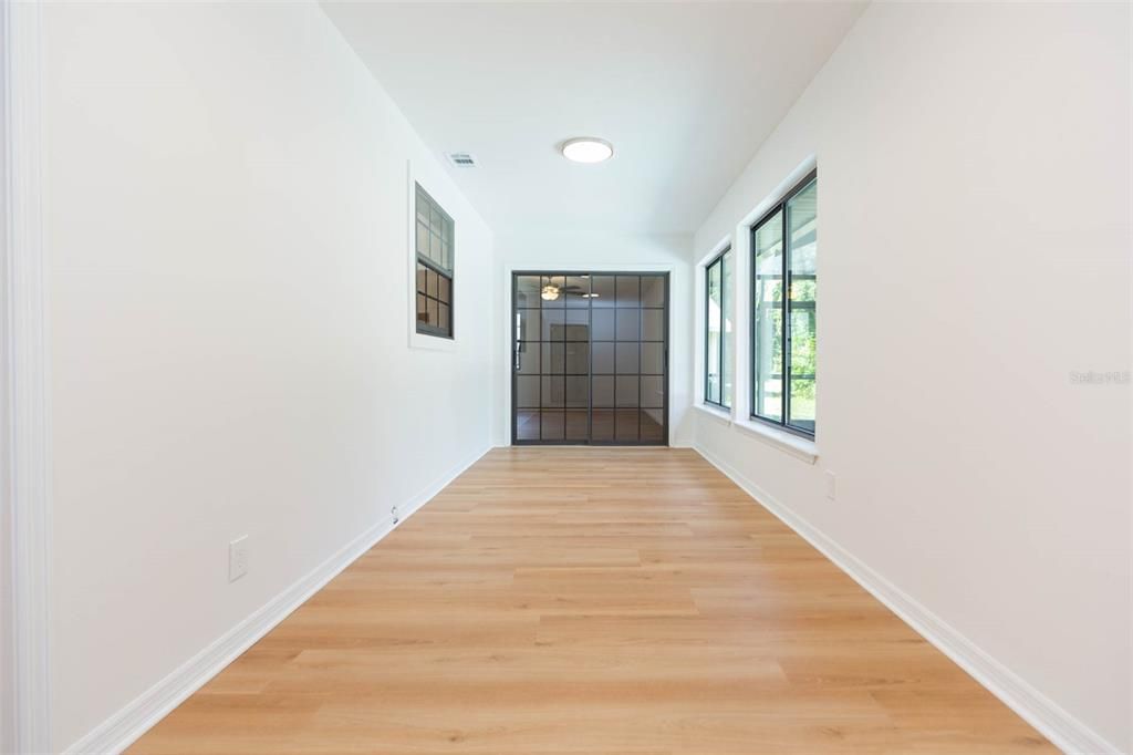 For Sale: $359,900 (2 beds, 2 baths, 1334 Square Feet)