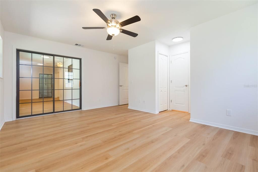 For Sale: $359,900 (2 beds, 2 baths, 1334 Square Feet)
