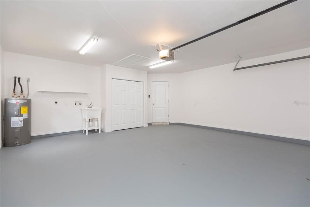 For Sale: $359,900 (2 beds, 2 baths, 1334 Square Feet)