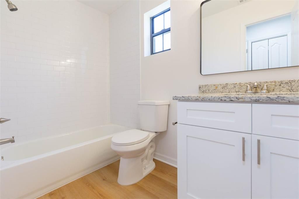 For Sale: $359,900 (2 beds, 2 baths, 1334 Square Feet)