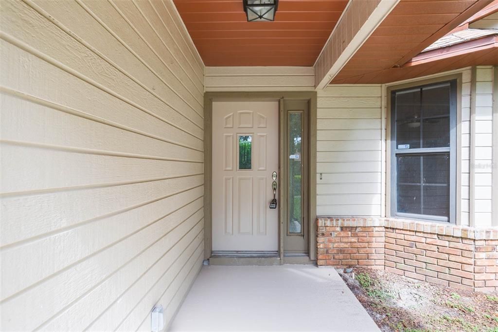 For Sale: $359,900 (2 beds, 2 baths, 1334 Square Feet)