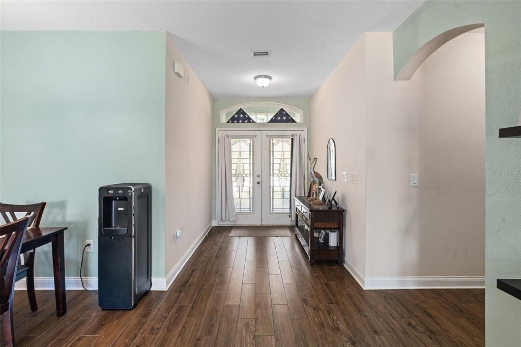 Activo con contrato: $400,000 (5 camas, 3 baños, 2329 Pies cuadrados)