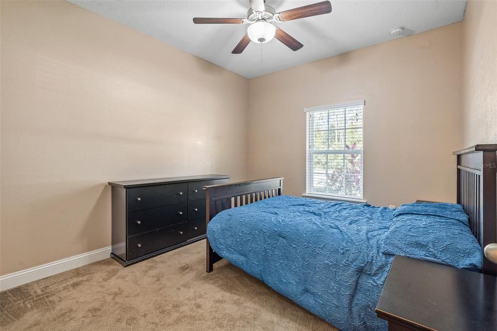 Activo con contrato: $400,000 (5 camas, 3 baños, 2329 Pies cuadrados)