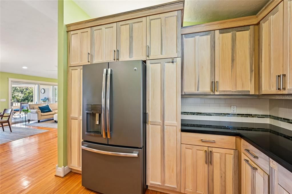 待售: $1,950,000 (3 贝兹, 2 浴室, 2062 平方英尺)