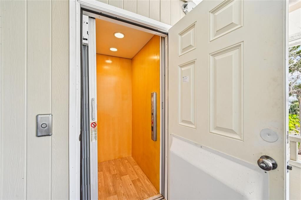 待售: $1,950,000 (3 贝兹, 2 浴室, 2062 平方英尺)