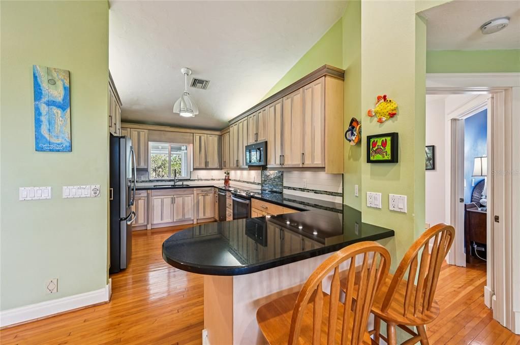 待售: $1,950,000 (3 贝兹, 2 浴室, 2062 平方英尺)