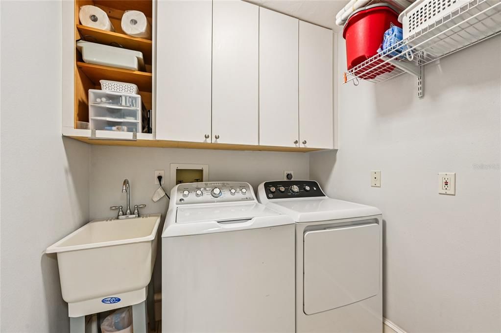 待售: $1,950,000 (3 贝兹, 2 浴室, 2062 平方英尺)