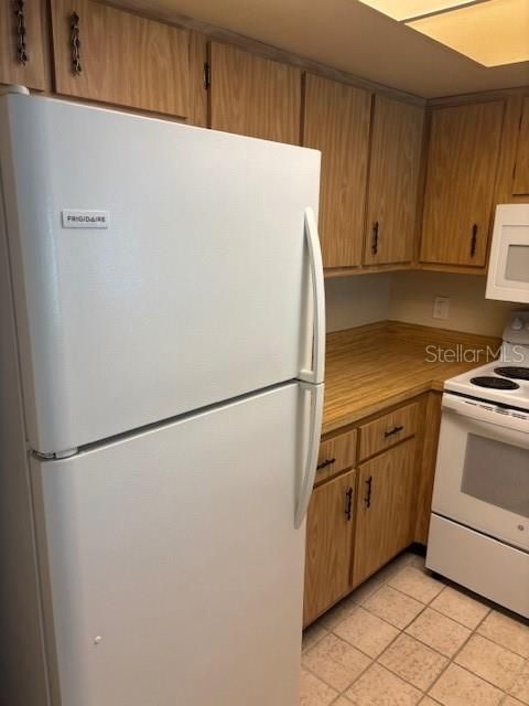 В аренду: $1,900 (2 спален, 1 ванн, 1053 Квадратных фут)