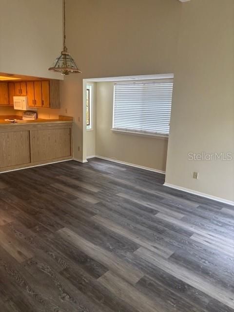 В аренду: $1,900 (2 спален, 1 ванн, 1053 Квадратных фут)