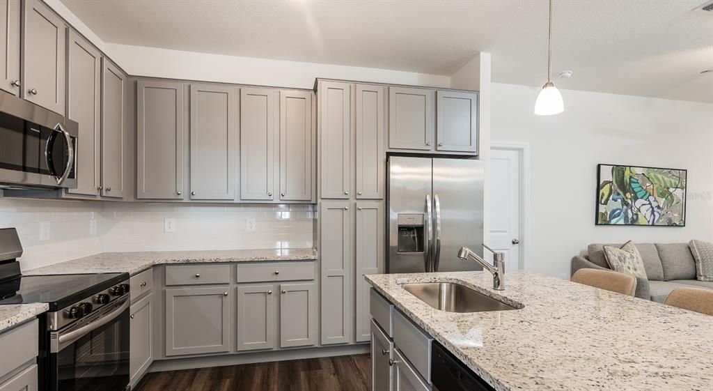 For Rent: $2,805 (3 beds, 2 baths, 1618 Square Feet)