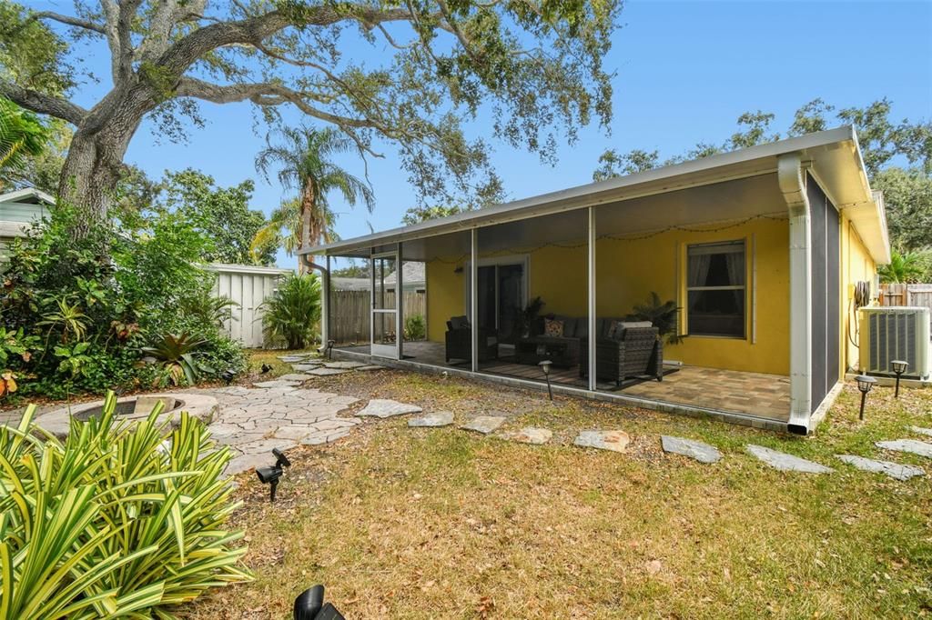 For Rent: $6,000 (3 beds, 2 baths, 1200 Square Feet)