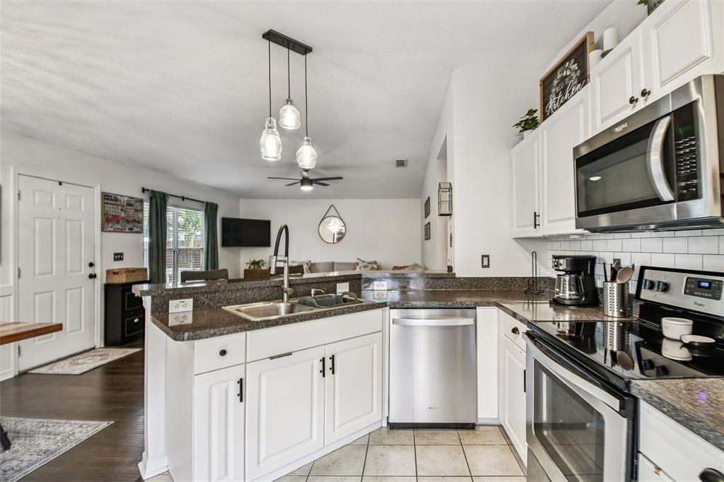 For Rent: $6,000 (3 beds, 2 baths, 1200 Square Feet)