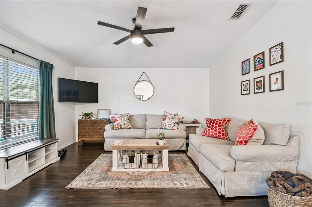 For Rent: $6,000 (3 beds, 2 baths, 1200 Square Feet)