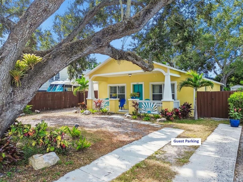 For Rent: $6,000 (3 beds, 2 baths, 1200 Square Feet)