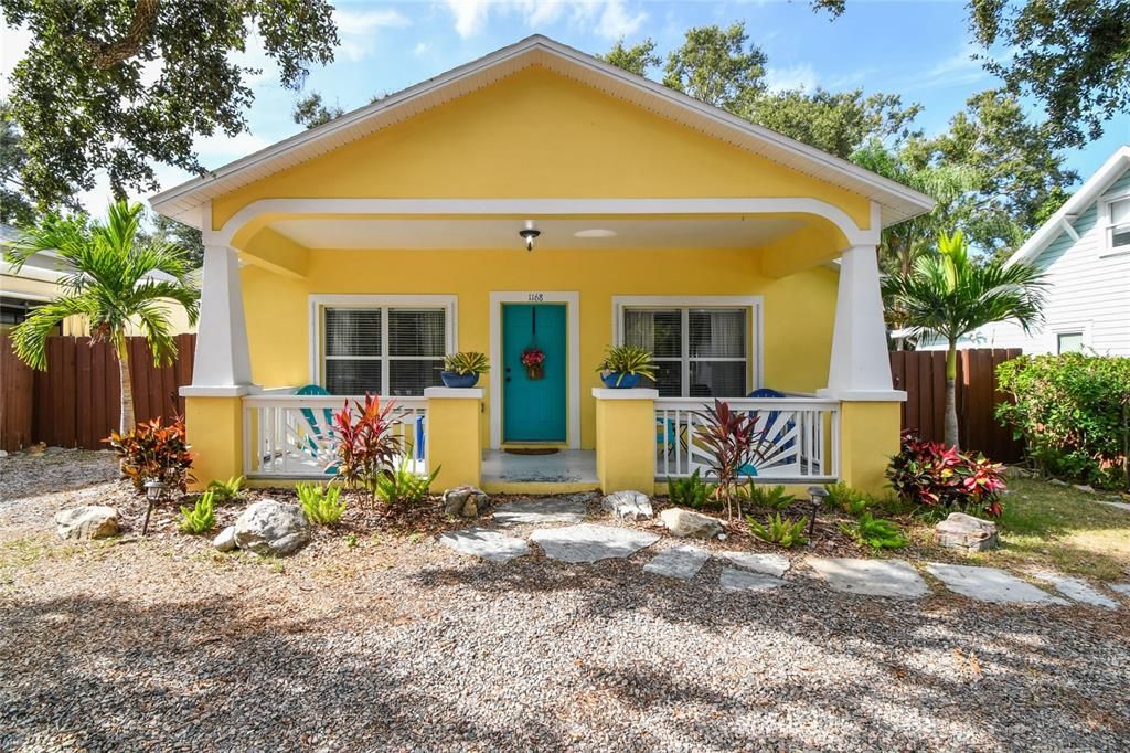 For Rent: $6,000 (3 beds, 2 baths, 1200 Square Feet)