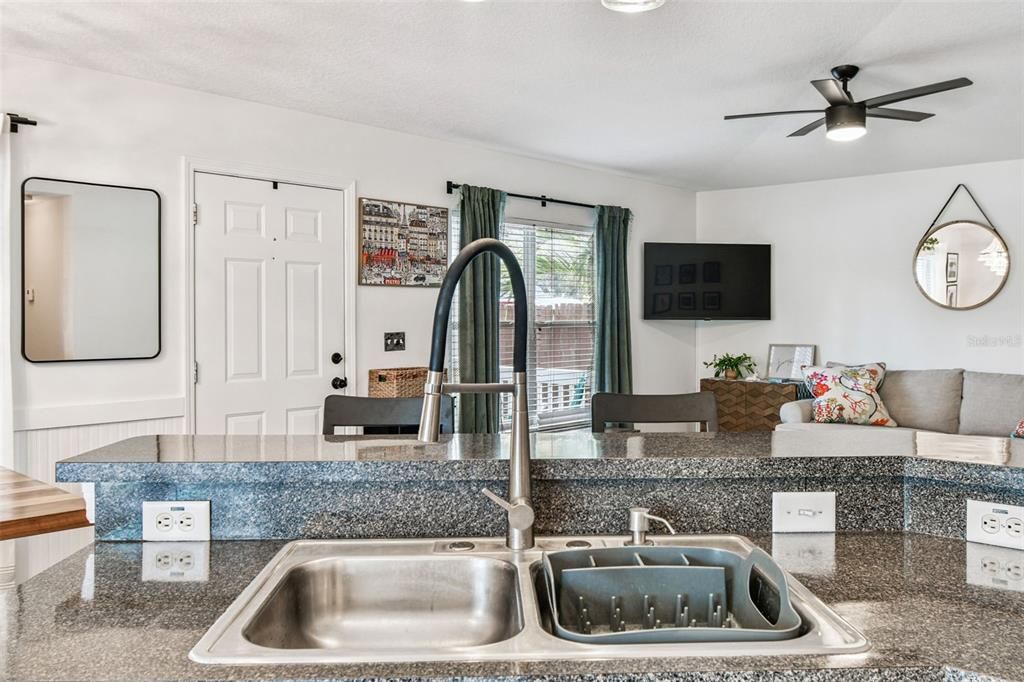 For Rent: $6,000 (3 beds, 2 baths, 1200 Square Feet)