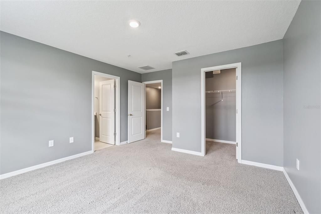 For Sale: $309,895 (3 beds, 2 baths, 1370 Square Feet)