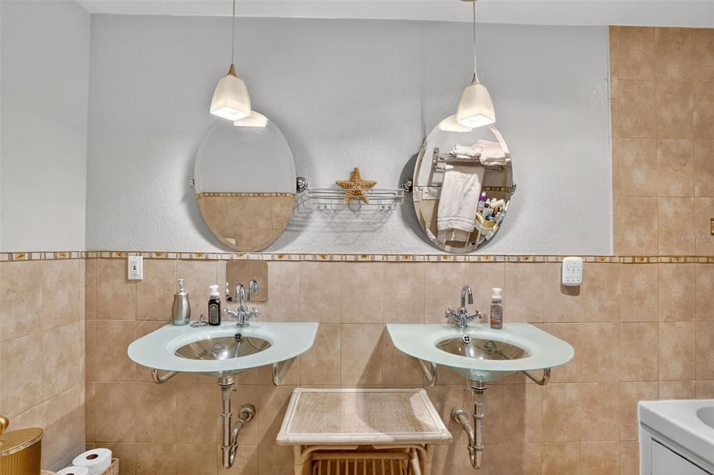 Activo con contrato: $325,000 (3 camas, 2 baños, 1518 Pies cuadrados)