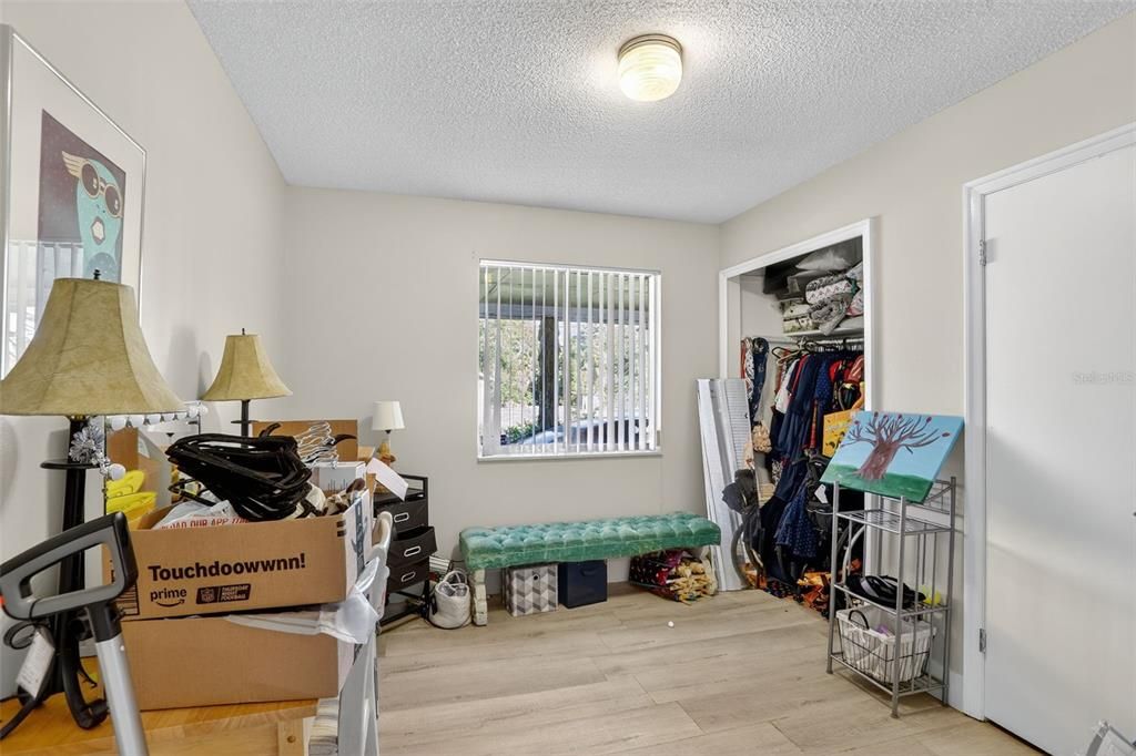 Activo con contrato: $325,000 (3 camas, 2 baños, 1518 Pies cuadrados)