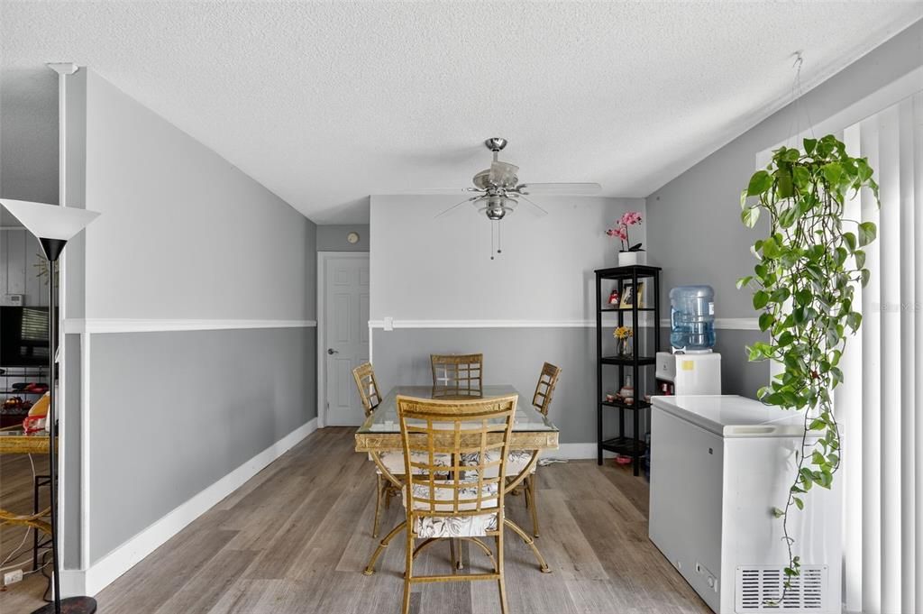 Activo con contrato: $325,000 (3 camas, 2 baños, 1518 Pies cuadrados)