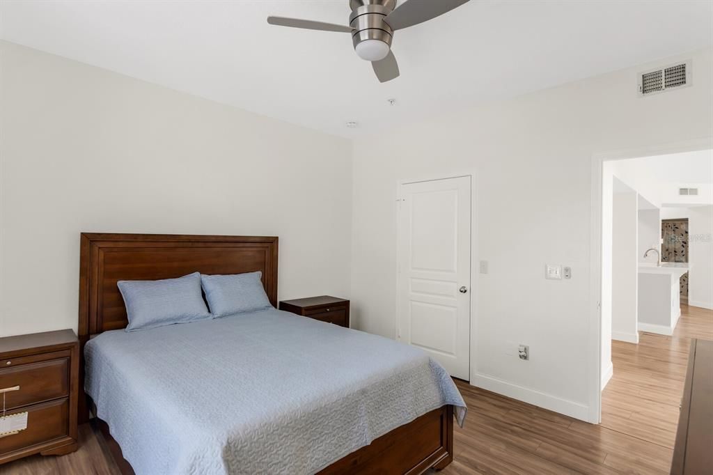 En Venta: $240,000 (3 camas, 2 baños, 1269 Pies cuadrados)