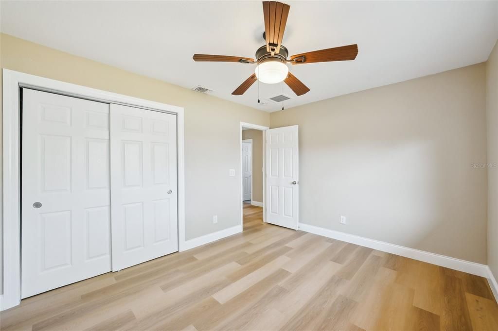 合同活跃: $400,000 (3 贝兹, 2 浴室, 1620 平方英尺)