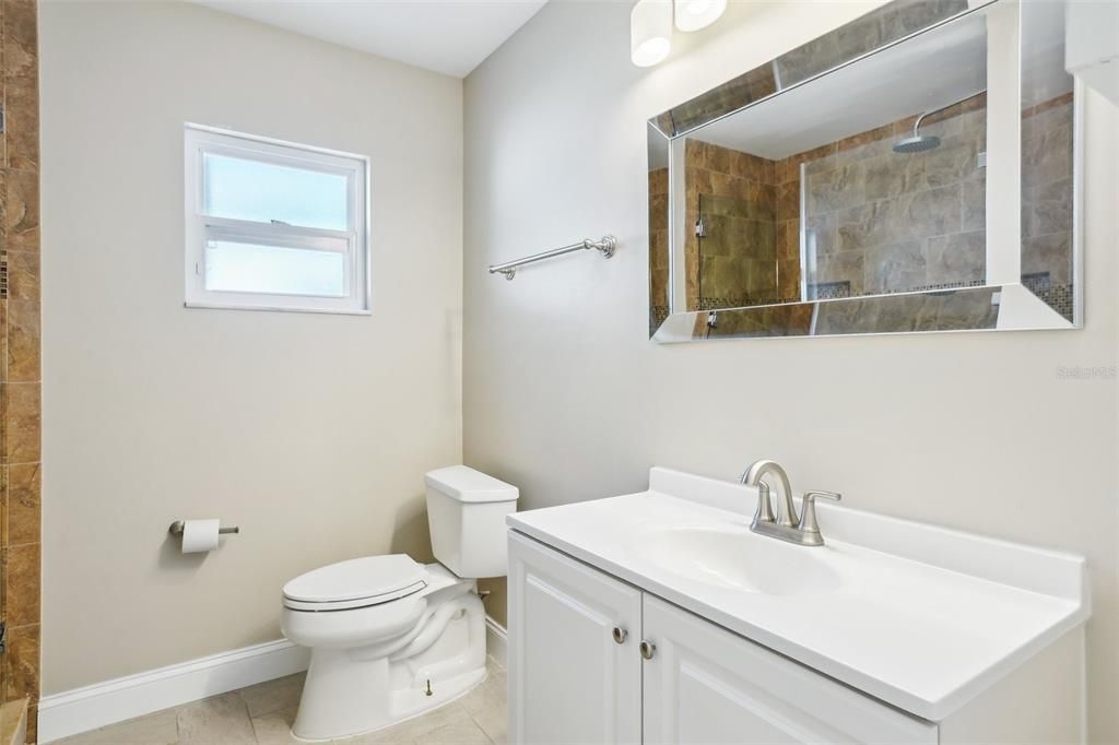 合同活跃: $400,000 (3 贝兹, 2 浴室, 1620 平方英尺)