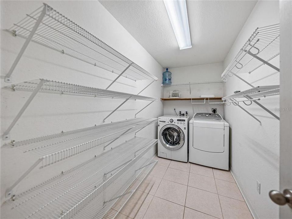 出租: $2,200 (4 贝兹, 2 浴室, 1930 平方英尺)