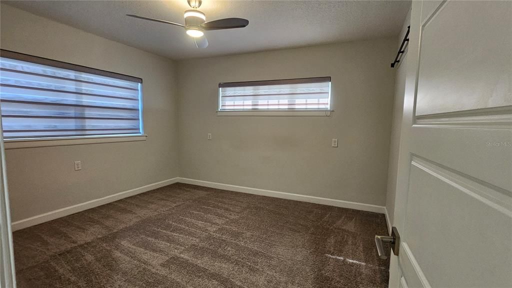 Под контрактом: $2,295 (2 спален, 1 ванн, 992 Квадратных фут)