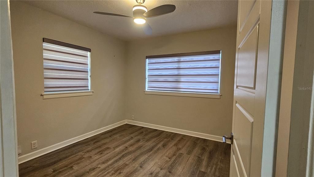 Под контрактом: $2,295 (2 спален, 1 ванн, 992 Квадратных фут)