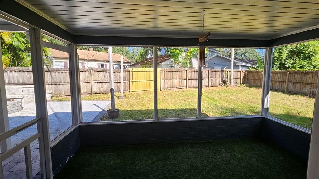 Под контрактом: $2,295 (2 спален, 1 ванн, 992 Квадратных фут)