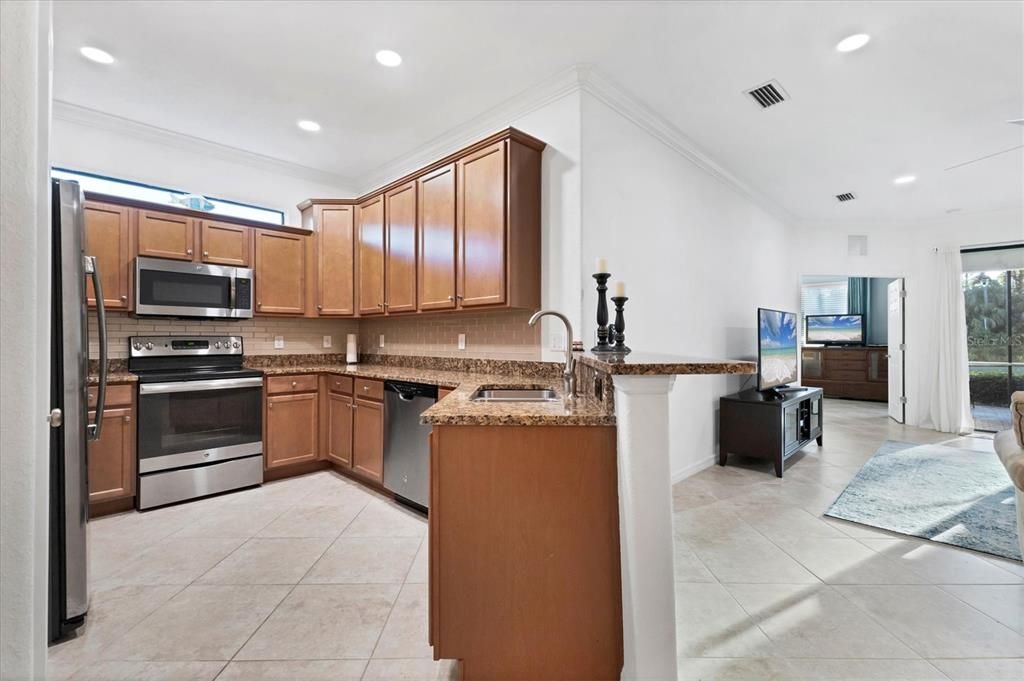 Active With Contract: $394,500 (2 beds, 2 baths, 1545 Square Feet)
