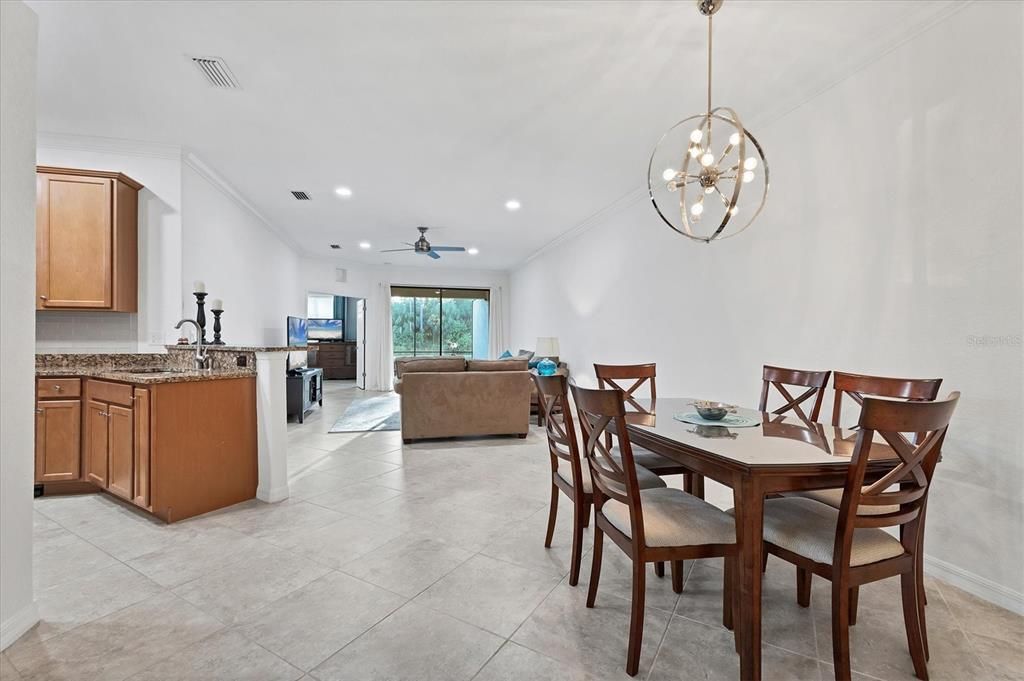 Active With Contract: $394,500 (2 beds, 2 baths, 1545 Square Feet)