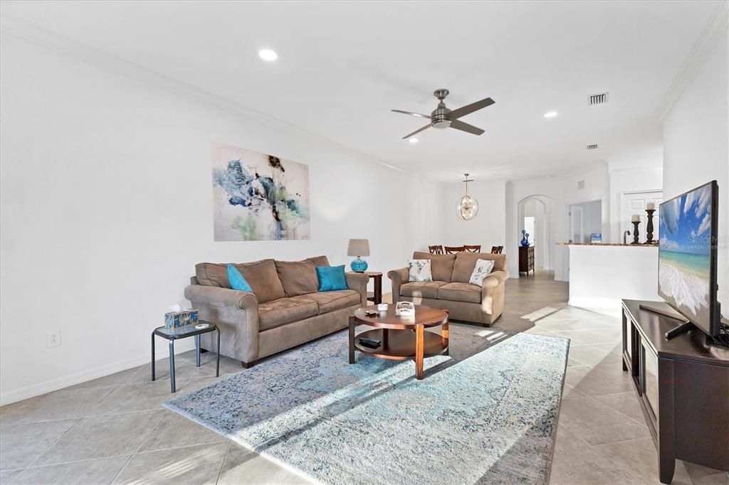 Active With Contract: $394,500 (2 beds, 2 baths, 1545 Square Feet)
