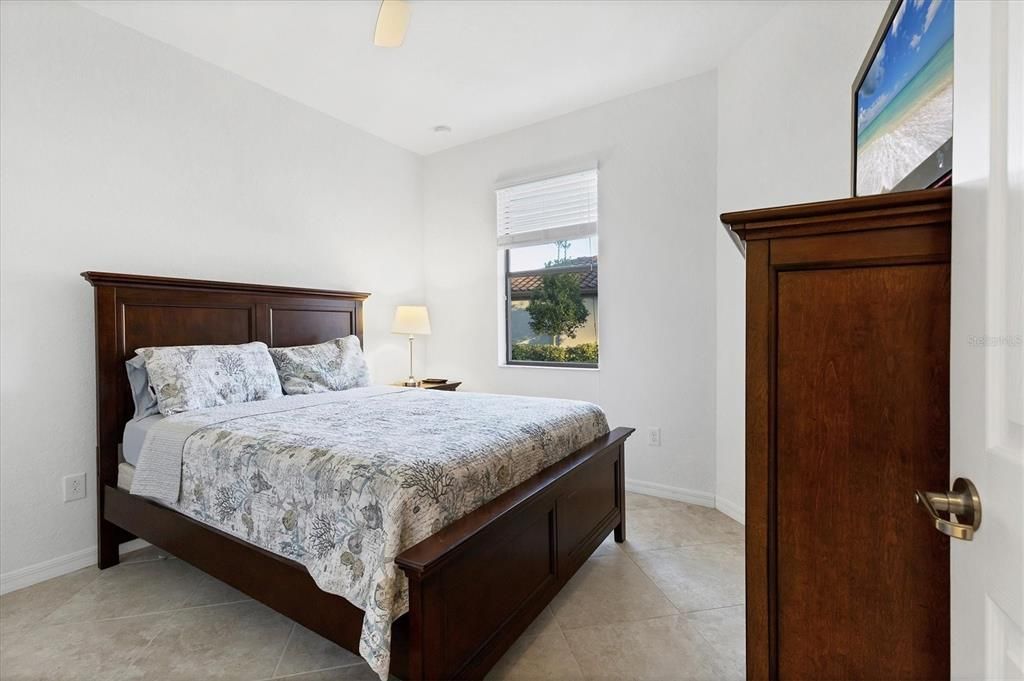 Active With Contract: $394,500 (2 beds, 2 baths, 1545 Square Feet)