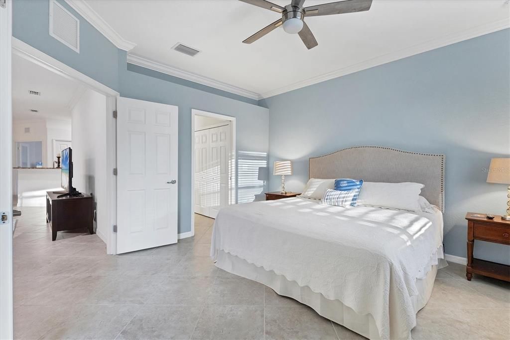 Active With Contract: $394,500 (2 beds, 2 baths, 1545 Square Feet)