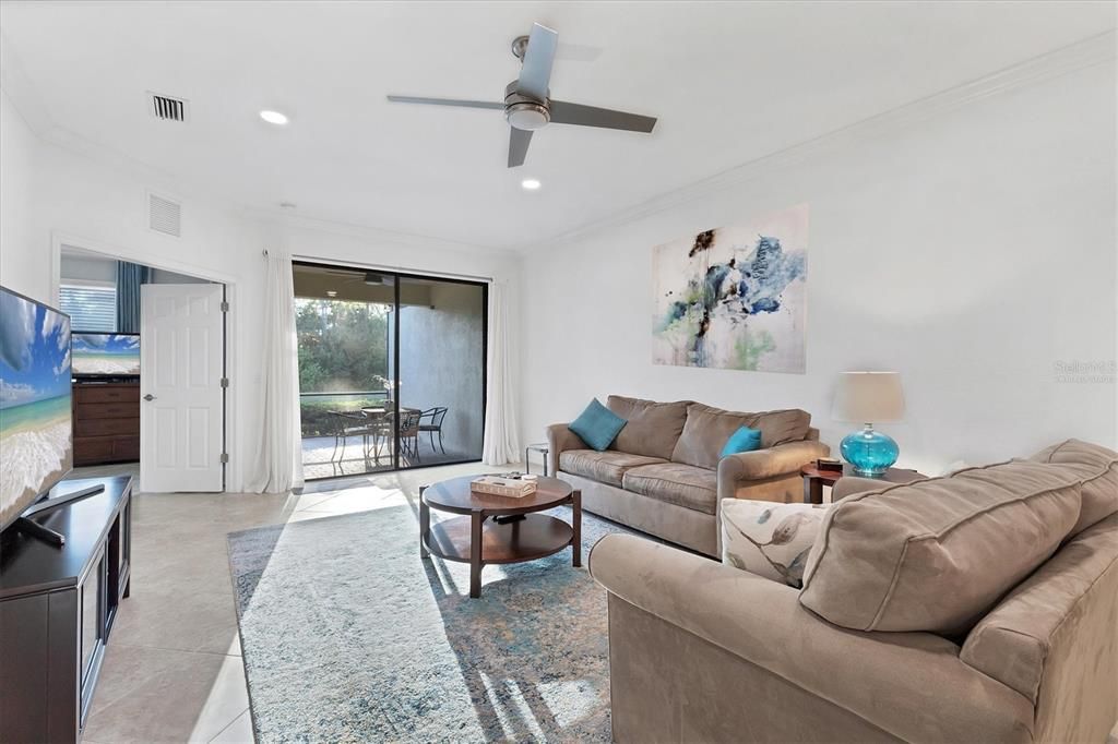 Active With Contract: $394,500 (2 beds, 2 baths, 1545 Square Feet)