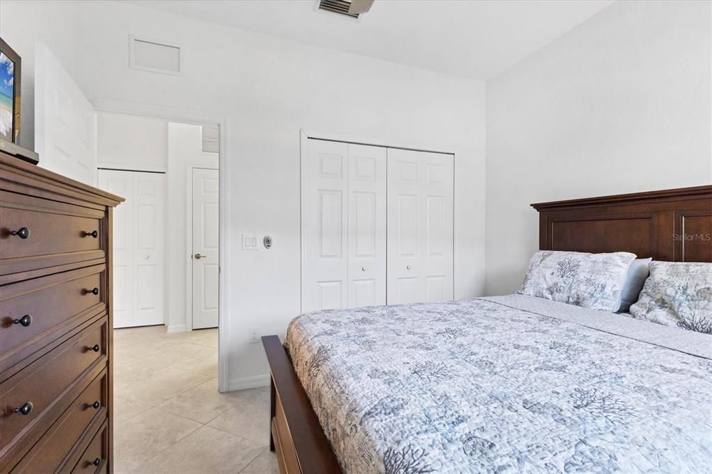 Active With Contract: $394,500 (2 beds, 2 baths, 1545 Square Feet)